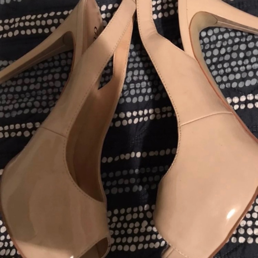 Beige heels